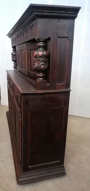 Oak Court Cabinet
