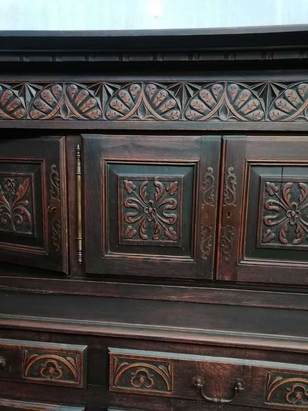 Oak Court Cabinet