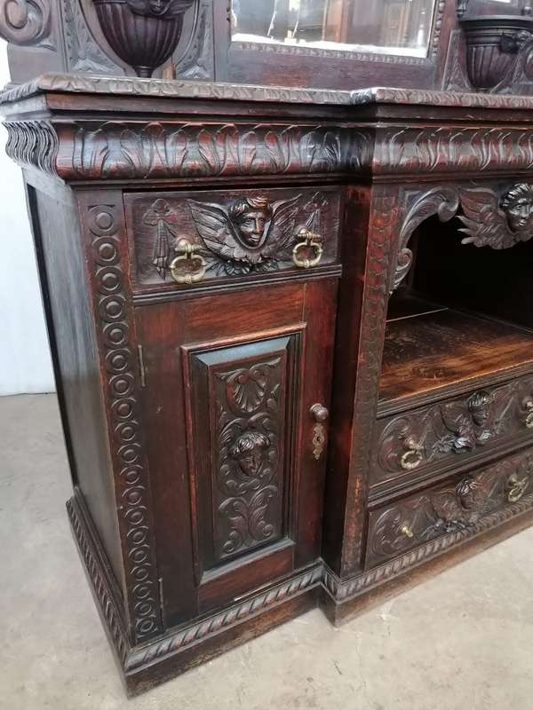 Beautiful Oak Jacobean carved Sideboard