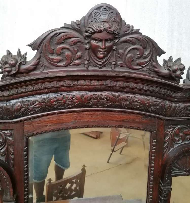 Beautiful Oak Jacobean carved Sideboard