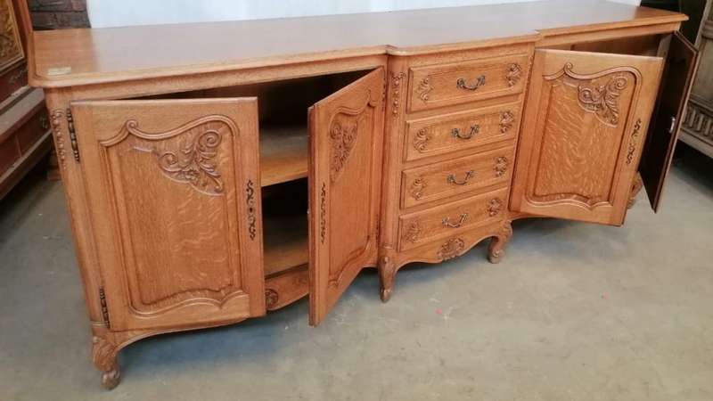 Oak Louis XV Sideboard with 4 doors and 4 drawers in the middle