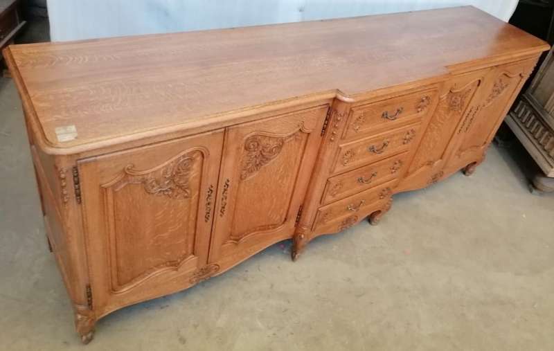 Oak Louis XV Sideboard with 4 doors and 4 drawers in the middle