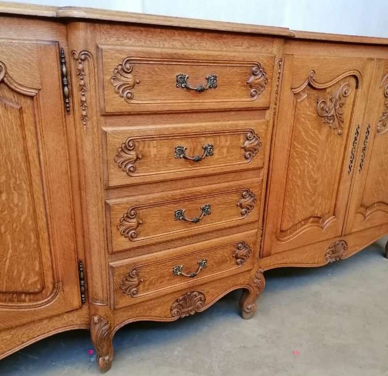 Oak Louis XV Sideboard with 4 doors and 4 drawers in the middle