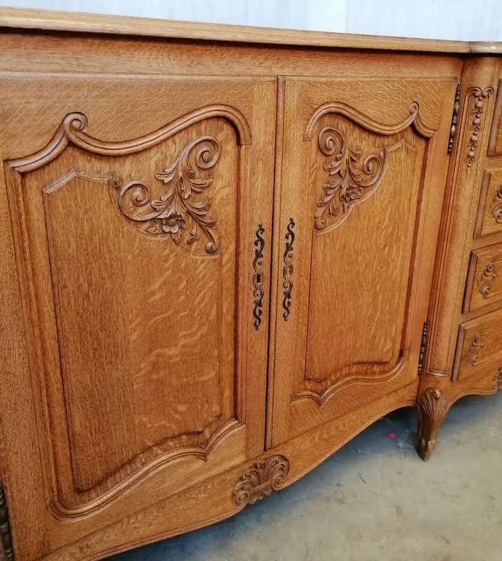 Oak Louis XV Sideboard with 4 doors and 4 drawers in the middle