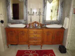 Oak Louis XV Sideboard with 4 doors and 4 drawers in the middle