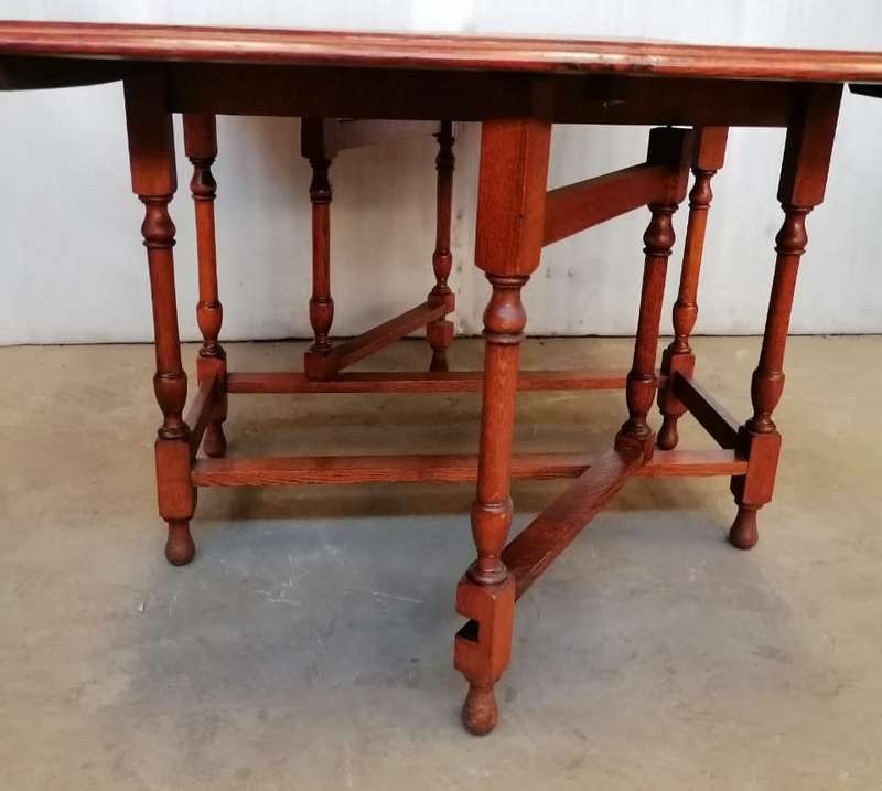 Large Oak Gate Leg Table