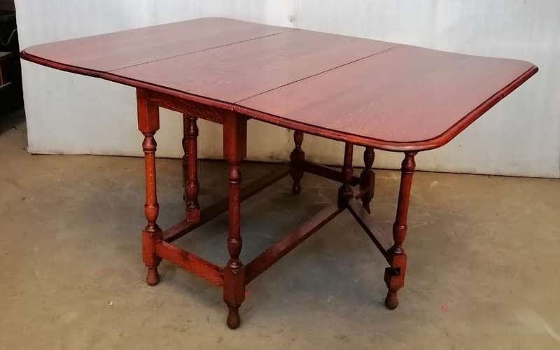Large Oak Gate Leg Table