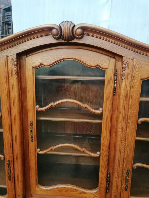 Louis XV Style Oak bookcase/display cabinet