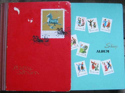 SUPERB COLLECTION OF HUNGARY - APPROX 1400 STAMPS IN 2 x ALBUMS
