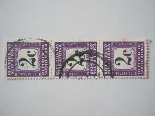 RSA - 1969-71 POSTAGE DUES 2c BLACK and VIOLET (PERF 14) - STRIP OF 3 - USED