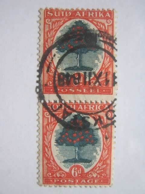 UNION - 1933-48 DEFIN ISSUE `HYPHENATED` - 6d GREEN/ORANGE - VERTICAL PAIR (TWO SIZES) - USED