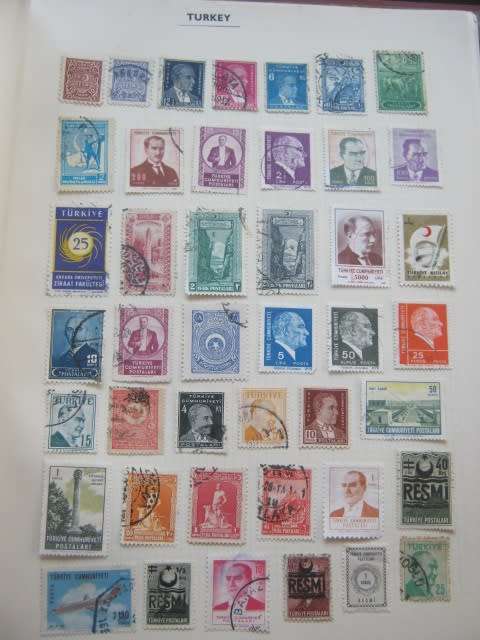 `PARAGON` SPRINGBACK STAMP ALBUM - MIXED WORLD - APPROX 50 PAGES and 1800 STAMPS