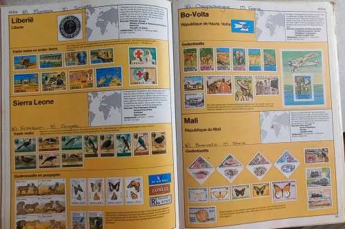 PUBLICATION - POSSEELS VAN DIE HELE WERELD - VERY GOOD CONDITION - PUBLISHED IN 1981