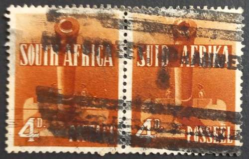 UNION - 1941-42 WAR EFFORT - 4d ORANGE-BROWN `GUN` - PAIR - USED