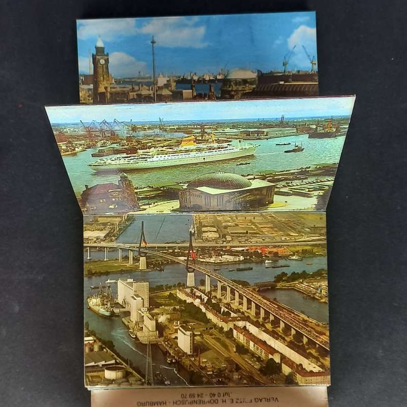 Hamburg - Souvenir Booklet of 24 colour photographs