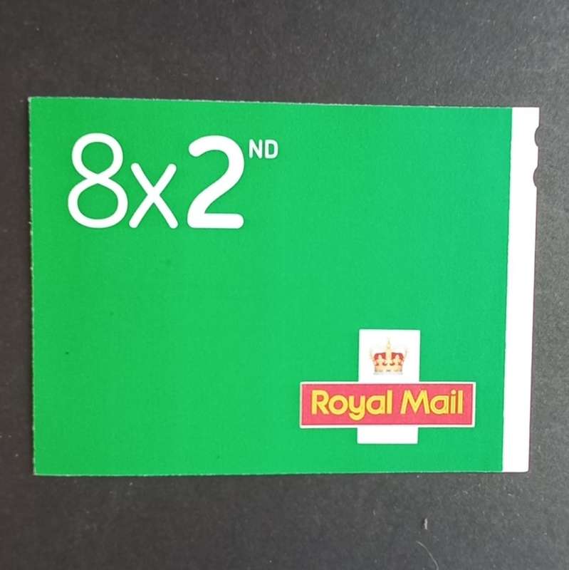 GB QEII - 2022 Self-adhesive Booklet - 8 x 2nd Class Barcoded Security Machins