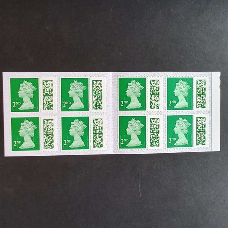 GB QEII - 2022 Self-adhesive Booklet - 8 x 2nd Class Barcoded Security Machins