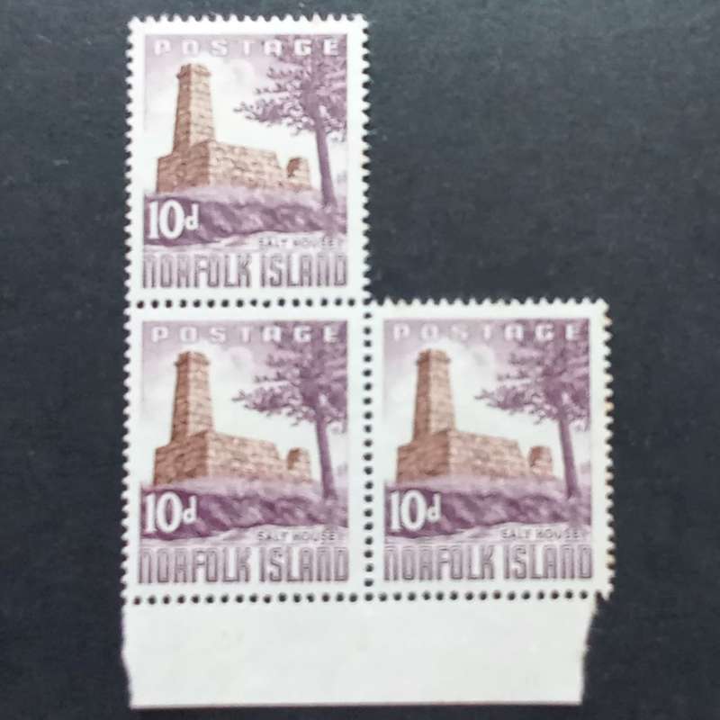 Norfolk Island - 1953 Defin Issue - 10d Brown & Violet - Block of 3 - MNH