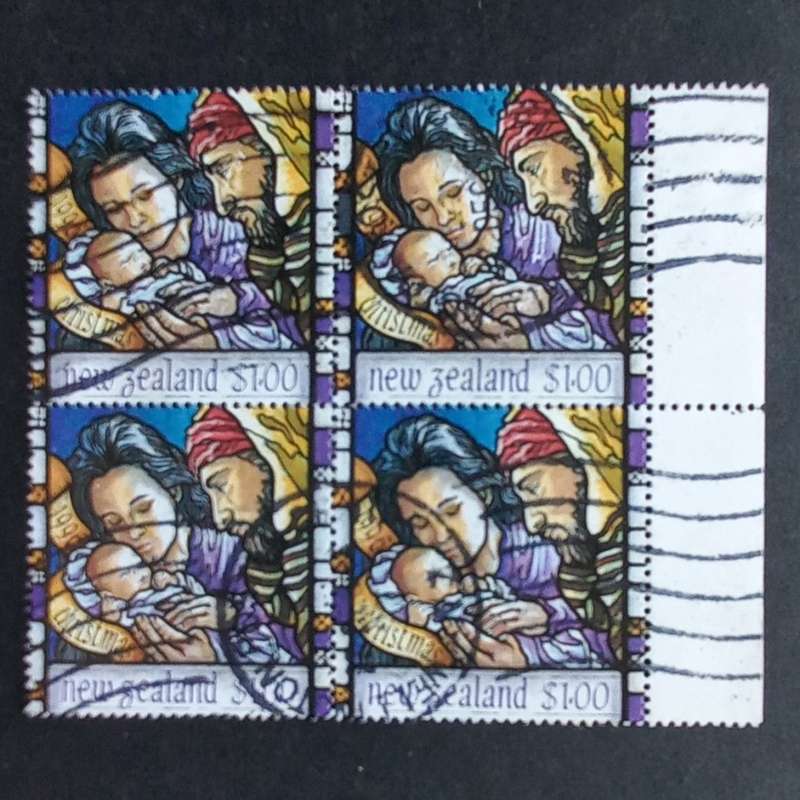 **R1 START** NEW ZEALAND - 1996 CHRISTMAS - $1 - BLOCK OF 4 - USED