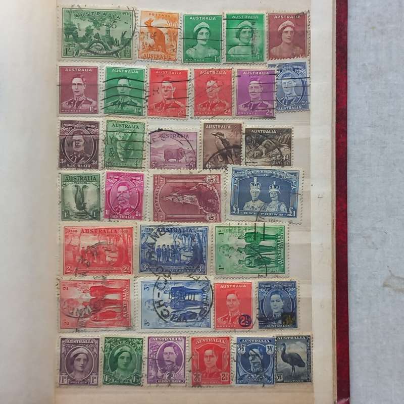 Early Australia - Good Collection from Period 1913-1962 in Small Stock Book
