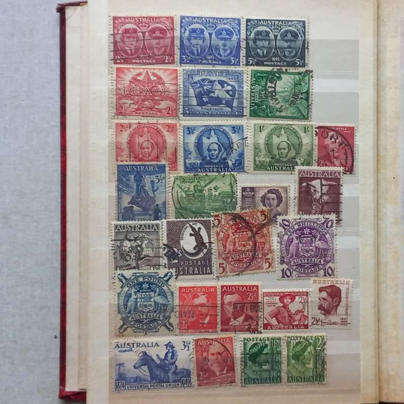 Early Australia - Good Collection from Period 1913-1962 in Small Stock Book