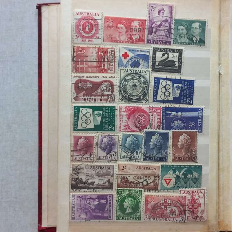 Early Australia - Good Collection from Period 1913-1962 in Small Stock Book