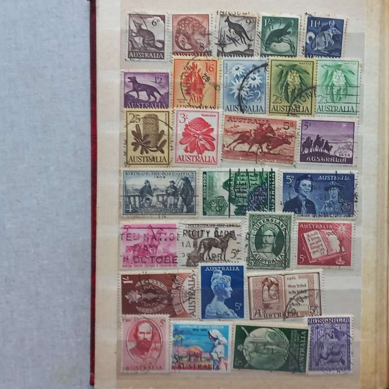 Early Australia - Good Collection from Period 1913-1962 in Small Stock Book