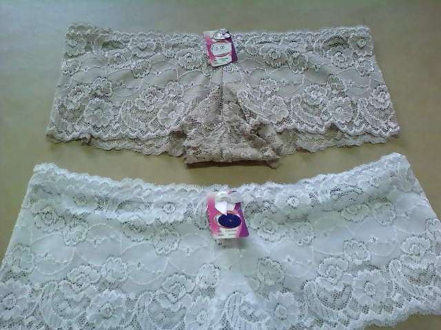 2 x lace shorts- XL (WHITE & BEIGE)