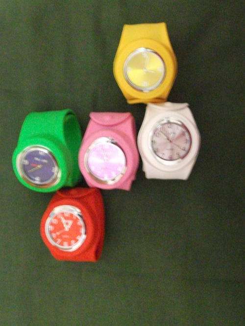 SLAP ON HIGH QUALITY SILICONE WATCHES MAD OFFER!!!!(PICK YOUR COULOR)5 COLORS AVAILABLE NOW