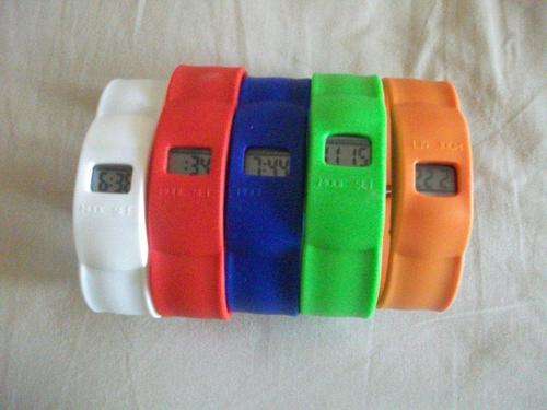STUNNING SILICON WATCHES (PICK YOUR COULORS ON PAYMENT)
