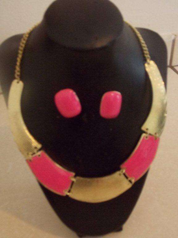 AMAZING SET EARRINGS + MATCHING NECKLACE