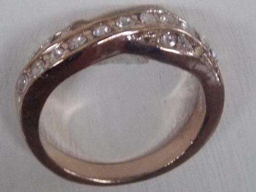 ITALIAN DESIGNER GOLD RING WITH SIM DIAMANTE SIZE 16,18