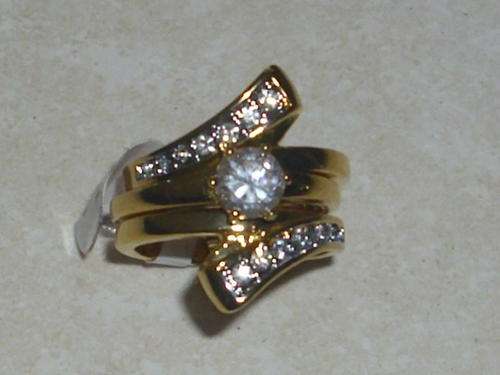 1 WEEK SPECIAL!!! INTERNATIONAL IMPORTED GOLD FUSION 3PIECE RING WITH SIM DIAMANTE  SIZE 8
