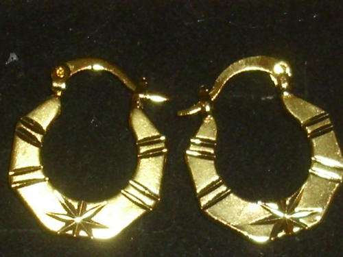 GOLD PLATED EARRINGS WITH BEAUTIFUL PATERNS ADDED