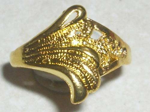 GOLD PLATED RING SIZE 9