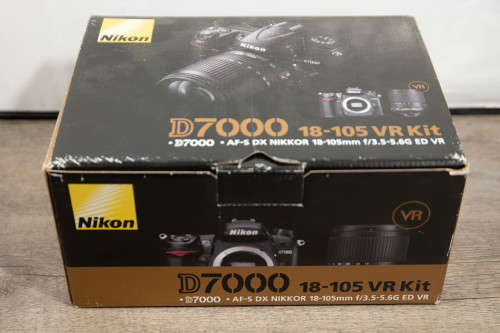 Camera DSLR Nikon D7000 VR Kit  300mm Zoom lens  SB800 Flash