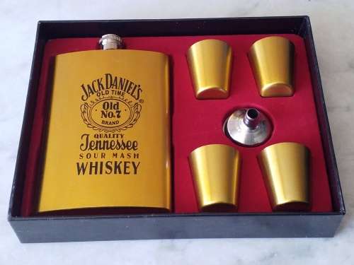 "JACK DANIEL'S" THEMED - MEN'S GIFT BOX SET - NEW!