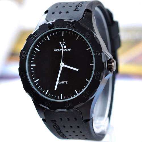 **MASSIVE PRICE REDUCTION**Luxury Fashion Sport V6 Watch Men Leisure Fashion Tyre Style Watch