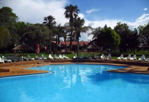 4 nights stay at MANZI MONATE (Roodeplaat)  15 - 19 April 2019 - Sleep 4