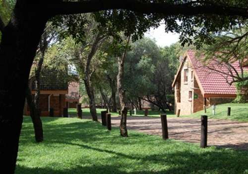 4 nights stay at MANZI MONATE (Roodeplaat)  15 - 19 April 2019 - Sleep 4