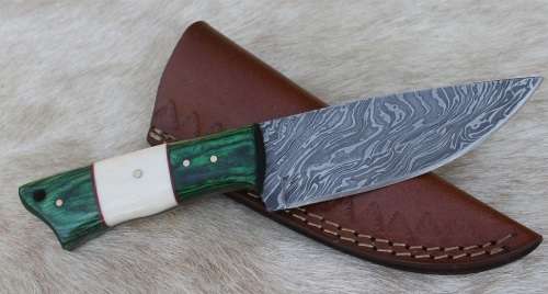 Beautifully Crafted Damascus Knife - Handmade