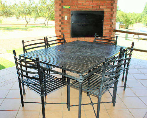 ! PEACEFUL BUSHVELD ! 4-night stay @ Monateng Safari Lodge 20-24 February 2023 (sleep 6)