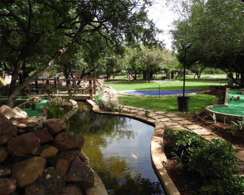 ! PEACEFUL BUSHVELD ! 4-night stay @ Monateng Safari Lodge 20-24 February 2023 (sleep 6)