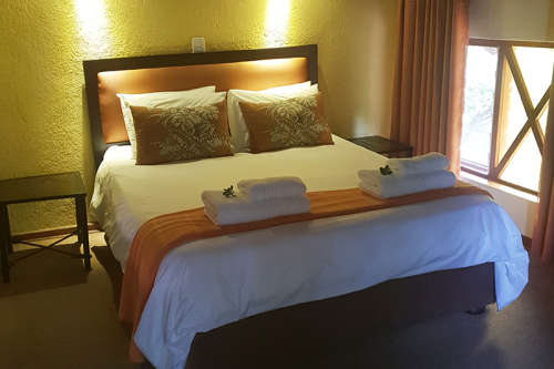 ! DECEMBER 2022 ! 4-night stay @ Mabalingwe Nature Reserve 12-16 December 2022 (Sleep 4)