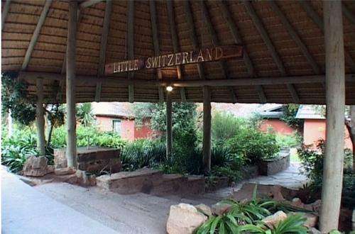 DECEMBER @ Little Switzerland Mountain Chalets, 18 - 25 December 2015, Full week, Sleep 6