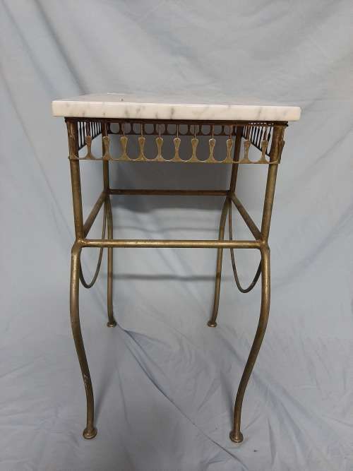 Beautiful  vintage side / coffee  table