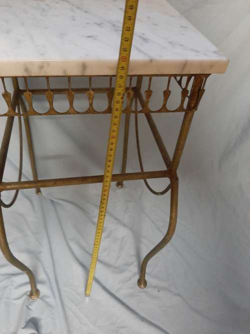 Beautiful  vintage side / coffee  table