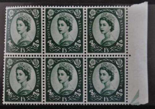GREAT BRITAIN QUEEN ELIZABETH II - 1/3 BLOCK OF STAMPS - L/H/M