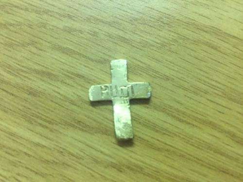 SOLID GOLD CROSS 3.7GRAM