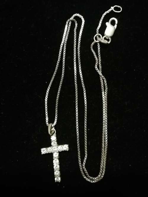 EXQUISITE SOLID SILVER CZ CROSS ON STERLING CHAIN 43CM